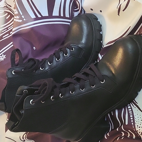 Boots - Picture 1 of 9